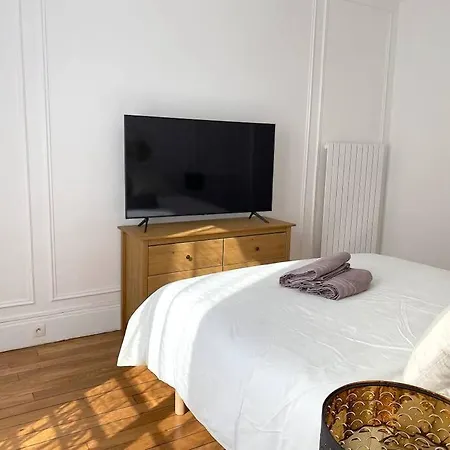 Apartment Mytripinparis - Large And Sunbathed 1br - Close To The Eiffel Tower *